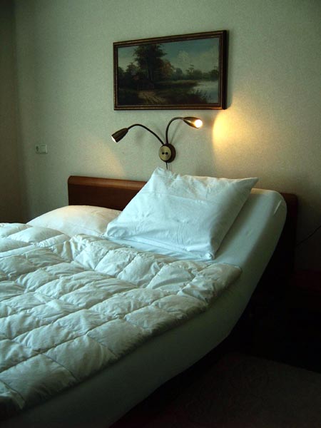 grote slaapkamer (2 x 1-persoonsbed) | großes Schlafzimmer (2 x Einzelbed) | Master bedroom (2 x single bed)